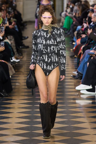 Look 4